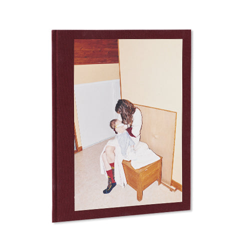 REVIEW:MILKY WAY by Mika Kobayashi(Photo Critic / Guest Researcher, National Museum of Modern Art, Tokyo)