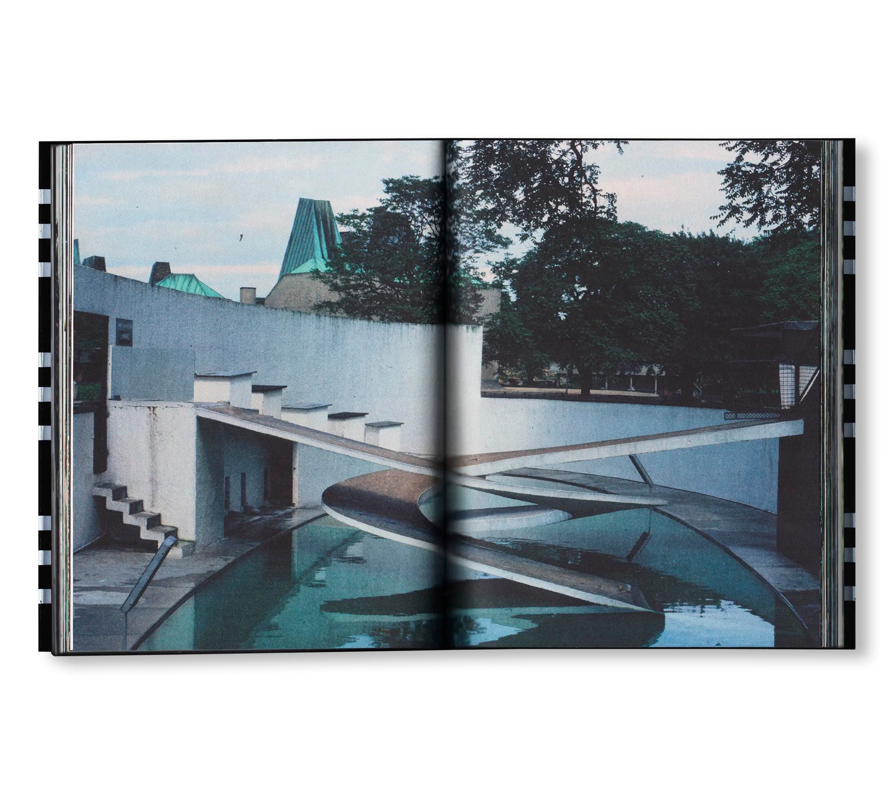 GEHEGE by Sara Arzu Hardegger, Vanja Ivana Jelić