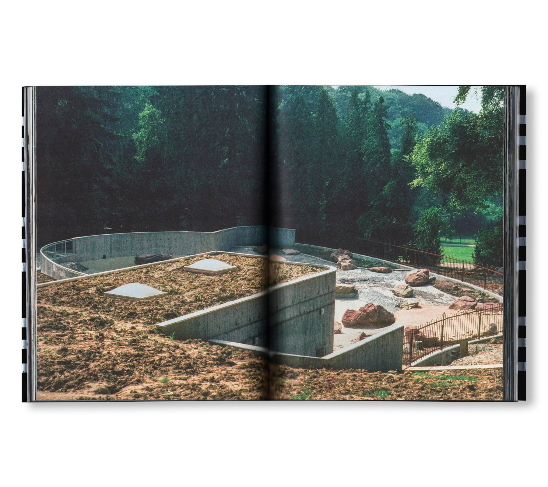 GEHEGE by Sara Arzu Hardegger, Vanja Ivana Jelić