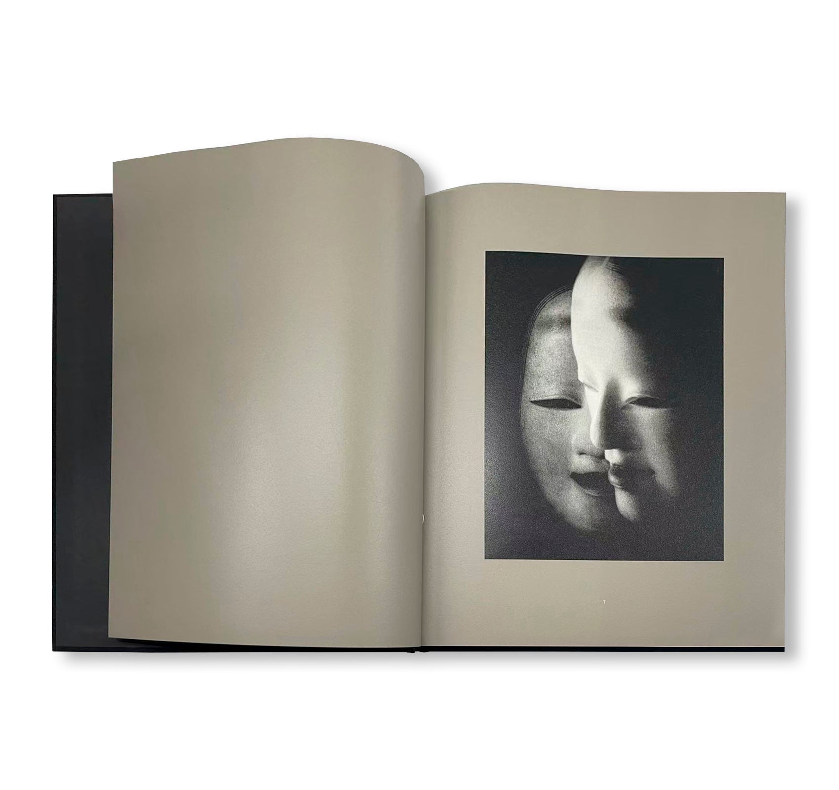 MONO NO AWARE・BEAUTY OF IMPERMANENCE by Kenro Izu