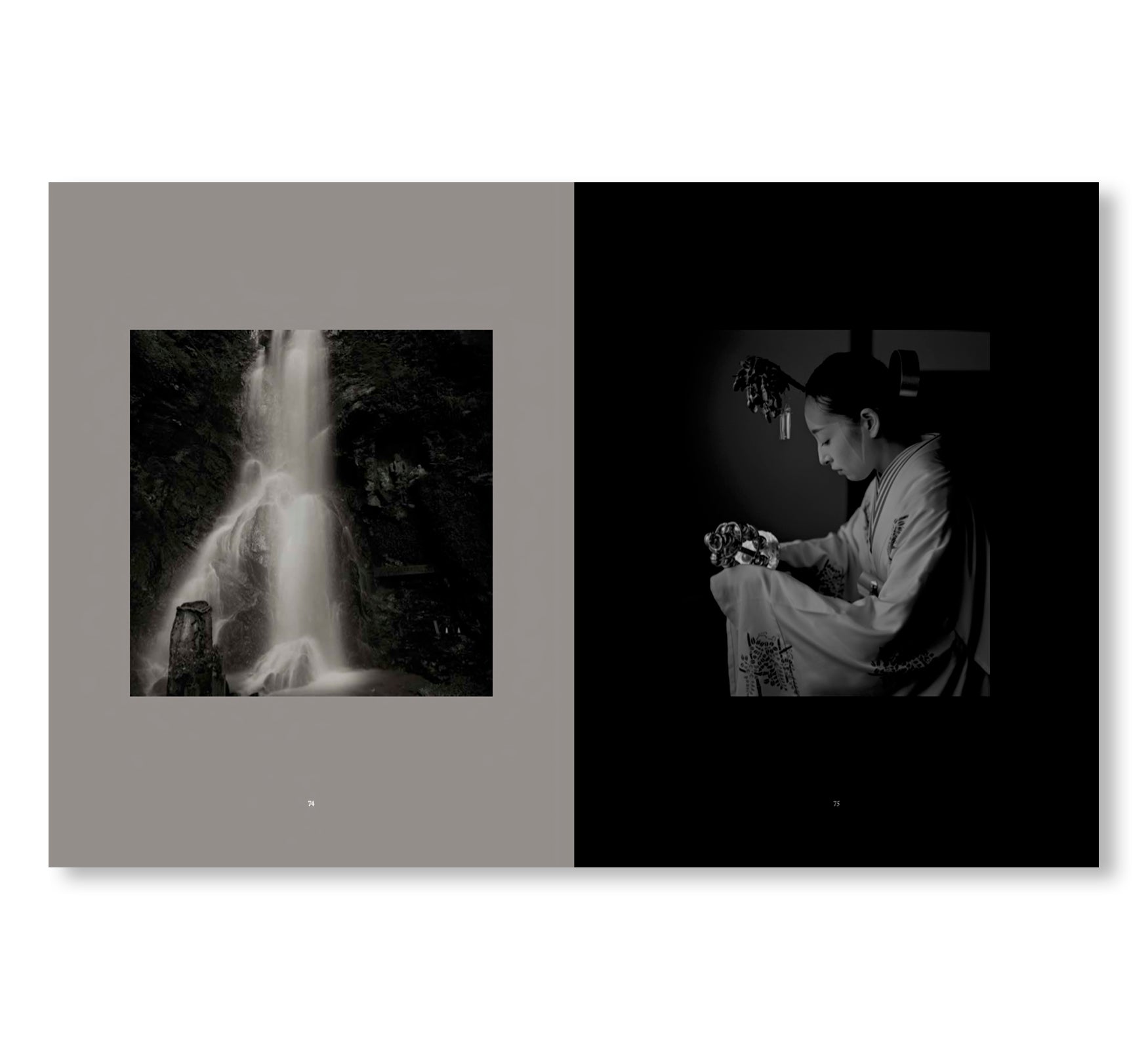 MONO NO AWARE・BEAUTY OF IMPERMANENCE by Kenro Izu