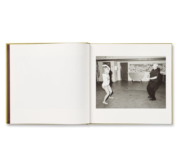 アート・デザイン・音楽 Songbook by Alec Soth SONGBOOK by Alec Soth [FIRST EDITION, FIRST PRINTING] – twelvebooks