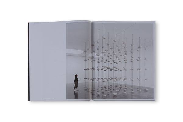 MONA HATOUM　モナ・ハトゥム　直筆サイン入り REMAINS TO BE SEEN by Mona Hatoum – twelvebooks