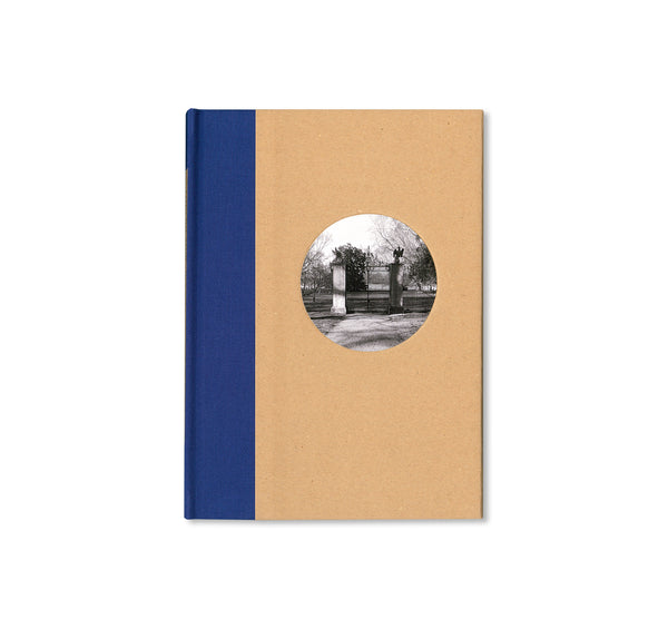 MONUMENT : Carrie Mae Weems　500部限定 ONE PICTURE BOOK TWO #03: MONUMENT by Carrie Mae Weems – twelvebooks