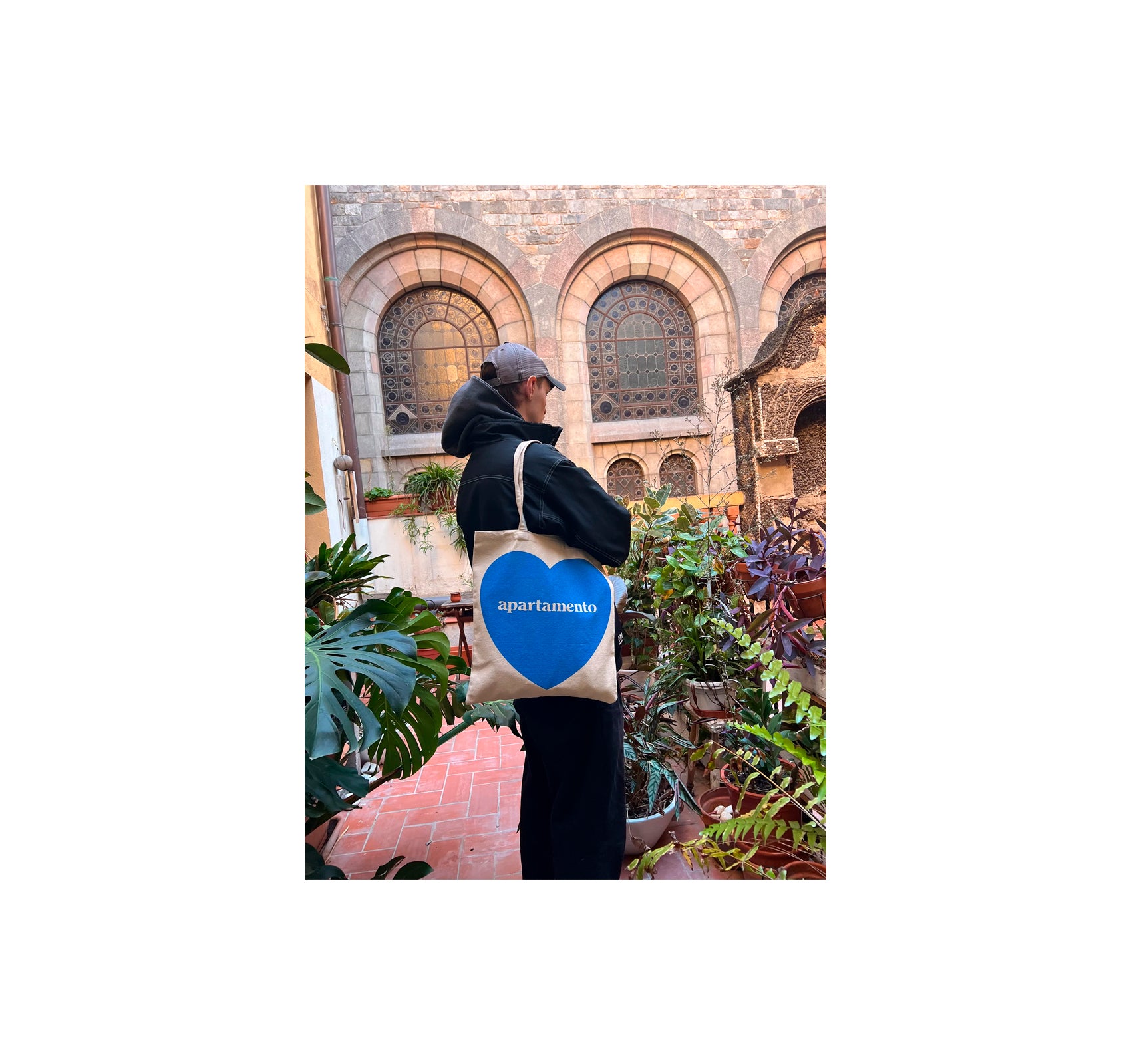 APARTAMENTO HEART TOTE BAG (BLUE FLAME)