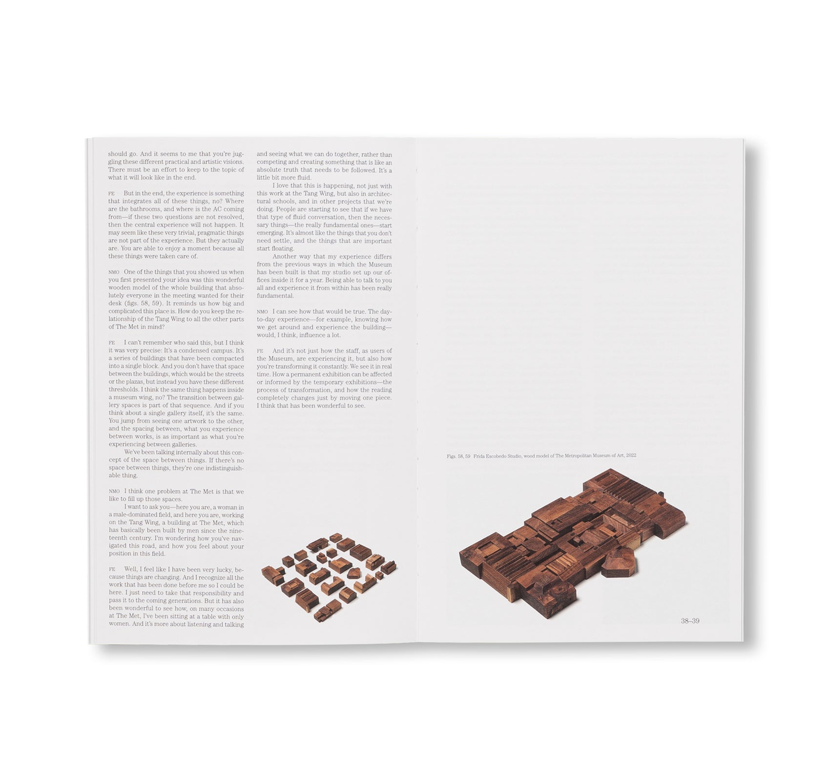 SUSPENDED MOMENT: THE ARCHITECTURE OF FRIDA ESCOBEDO by Frida Escobedo [ENGLISH EDITION]