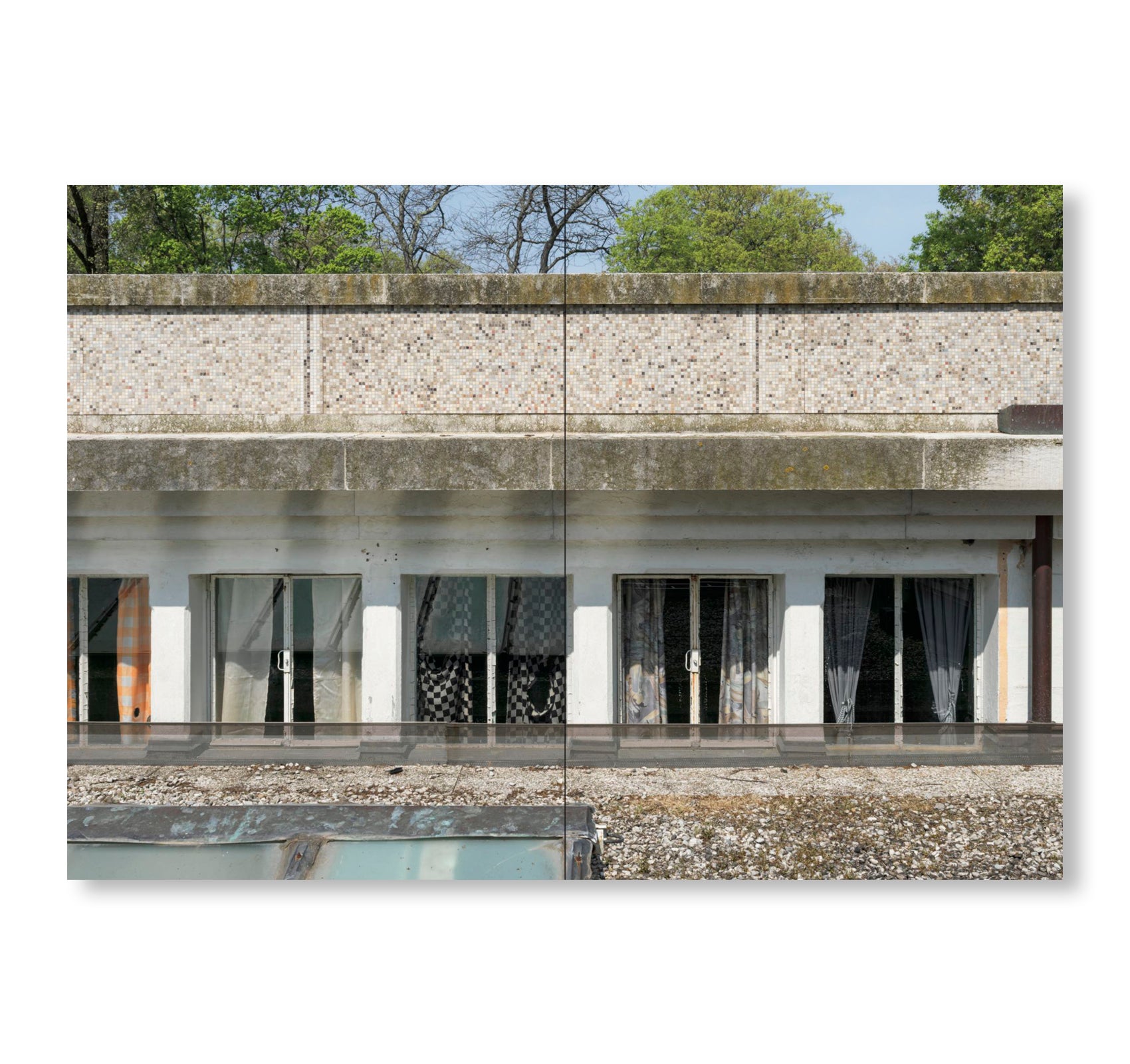 THE RUIN. THE GERMAN CONTRIBUTION TO THE 61ST VENICE BIENNALE by Henrike Naumann, Sung Tieu