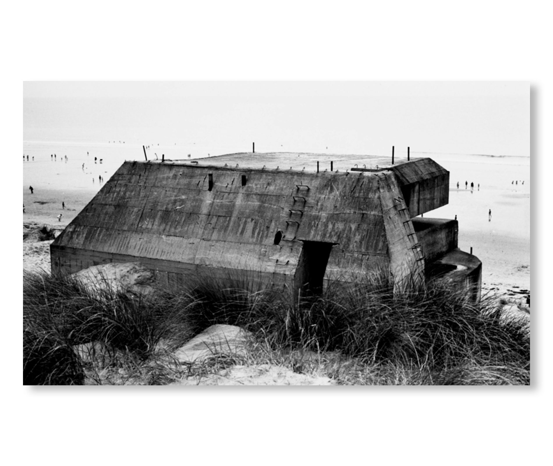 PAUL VIRILIO: BUNKER ARCHEOLOGY by Paul Virilio [ENGLISH EDITION]