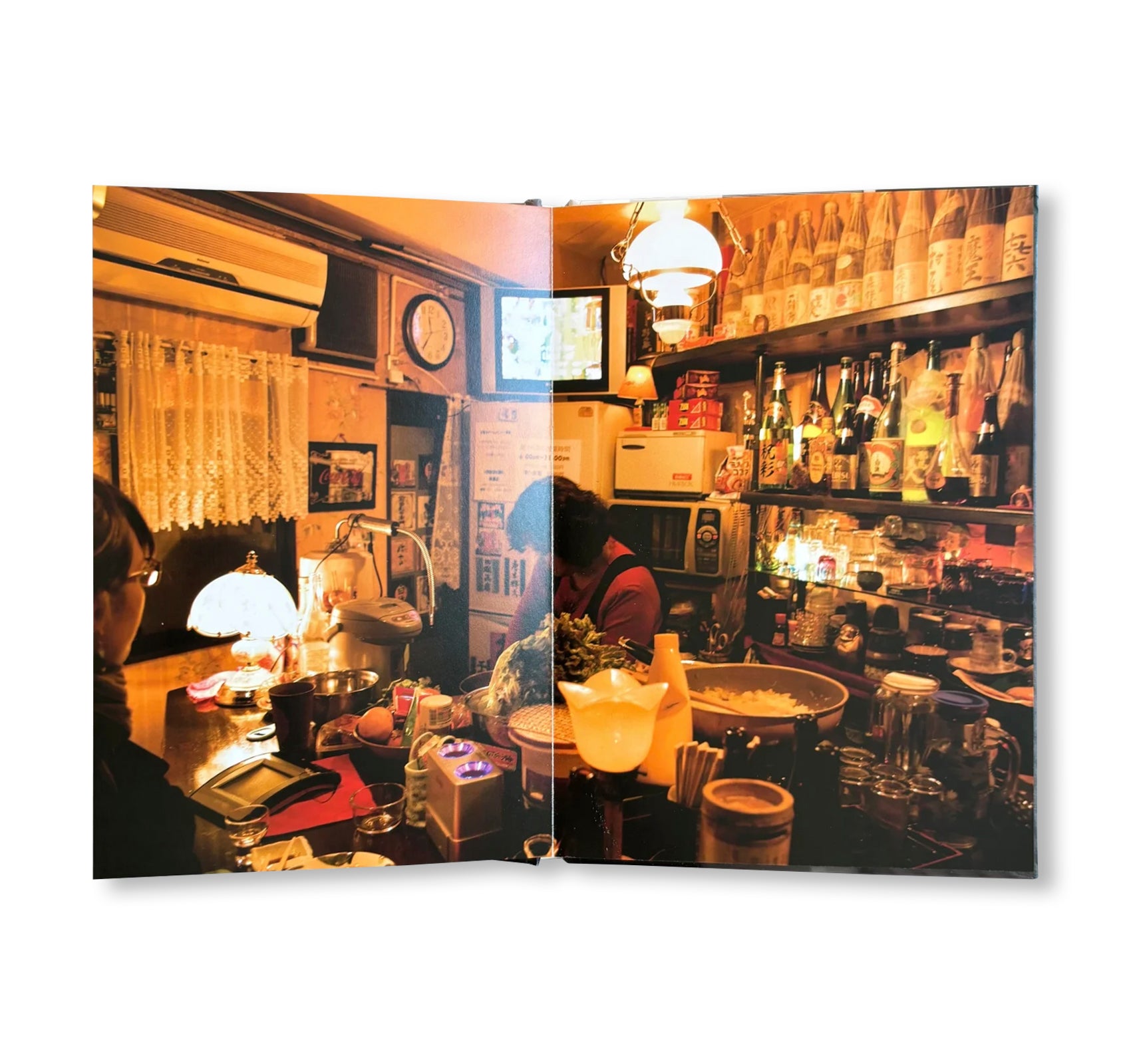 BLACK LABEL / 黒ラベル by Thomas Demand