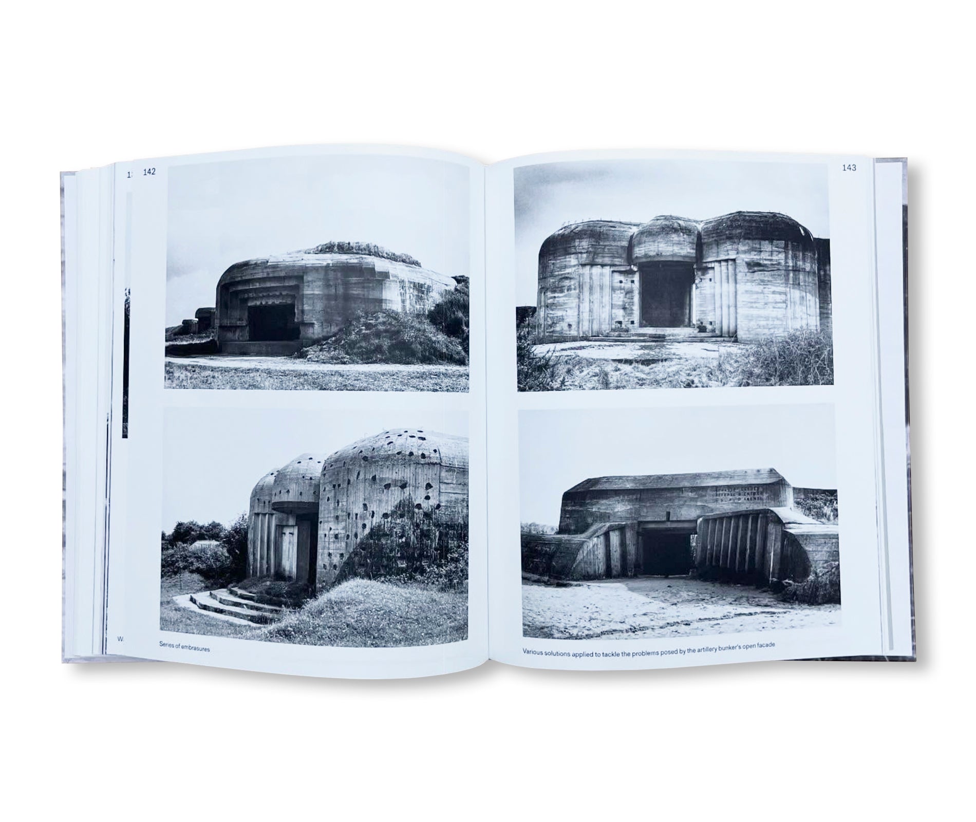 PAUL VIRILIO: BUNKER ARCHEOLOGY by Paul Virilio [ENGLISH EDITION]