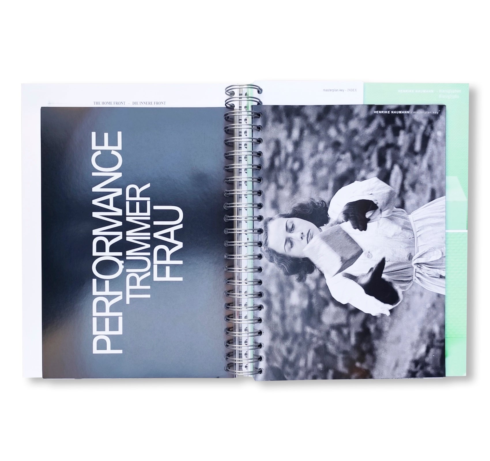DIE INNERE FRONT - THE HOME FRONT by Henrike Naumann
