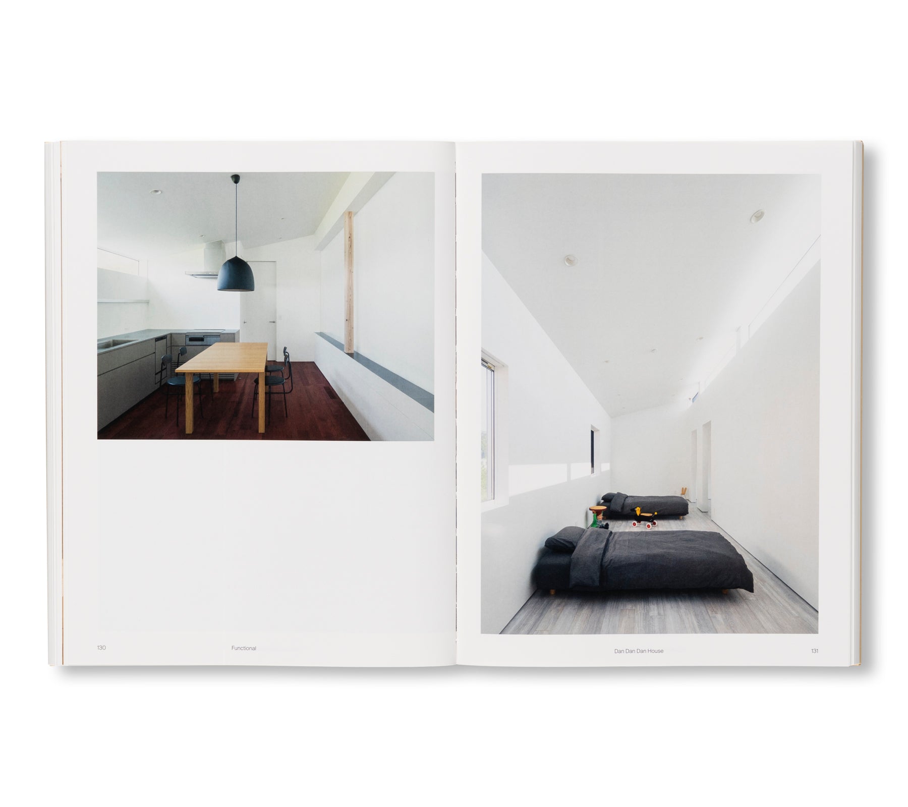 JAPANESE INTERIORS by Mihoko Iida