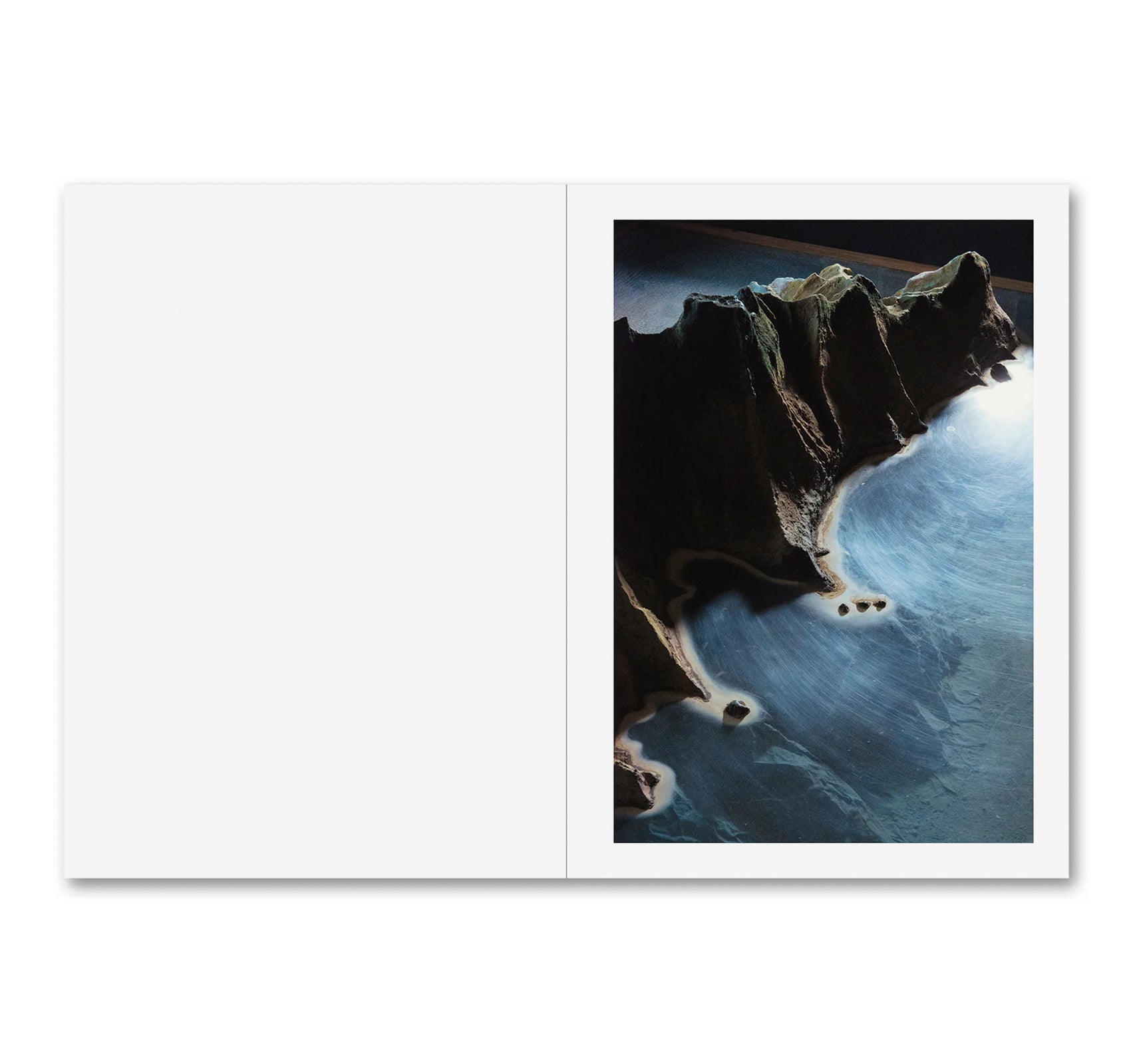 LA CASA ISLA by Anne Golaz