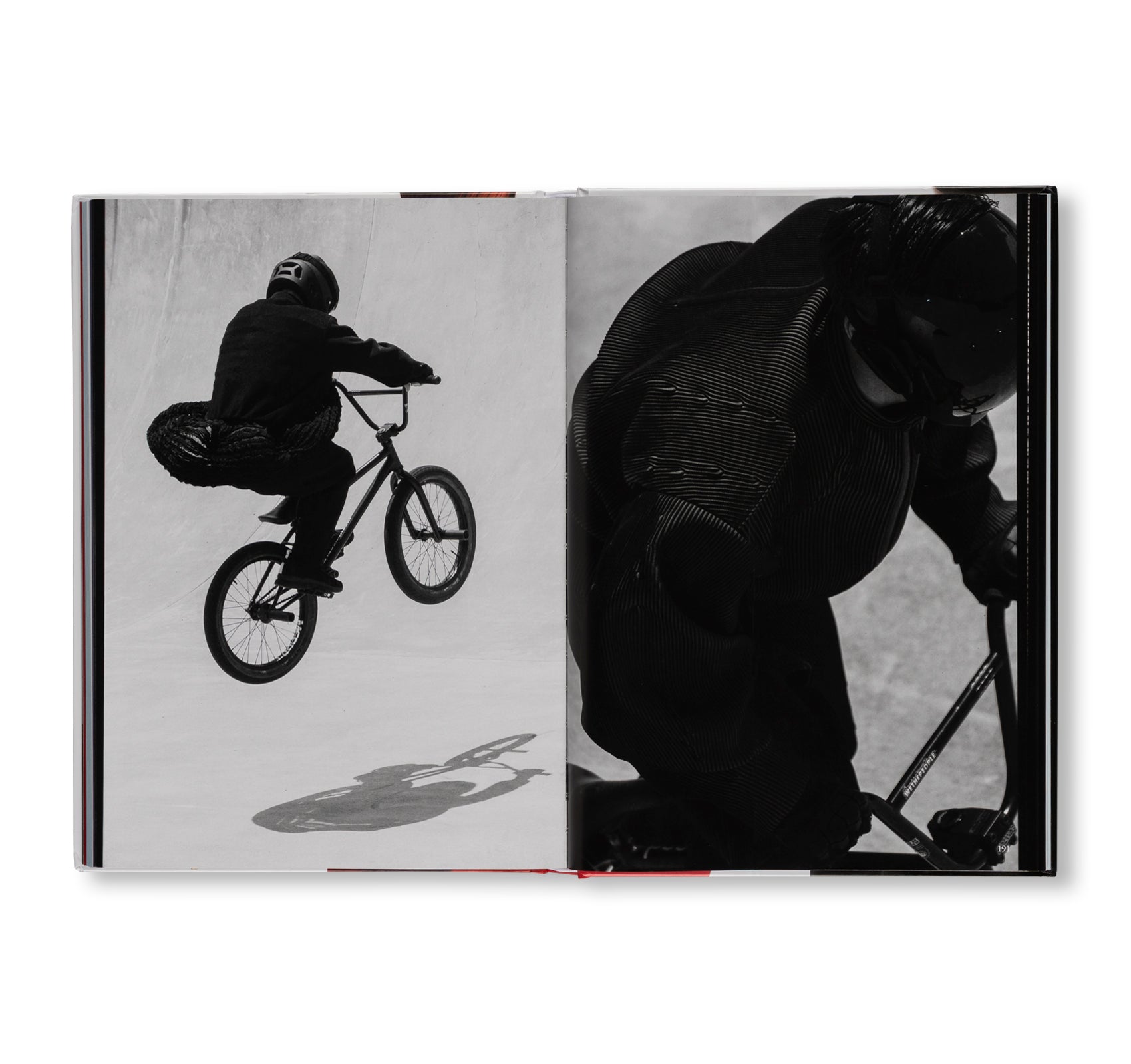 CFCL: CLOTHING FOR CONTEMPORARY LIFE by CFCL [STANDARD EDITION]