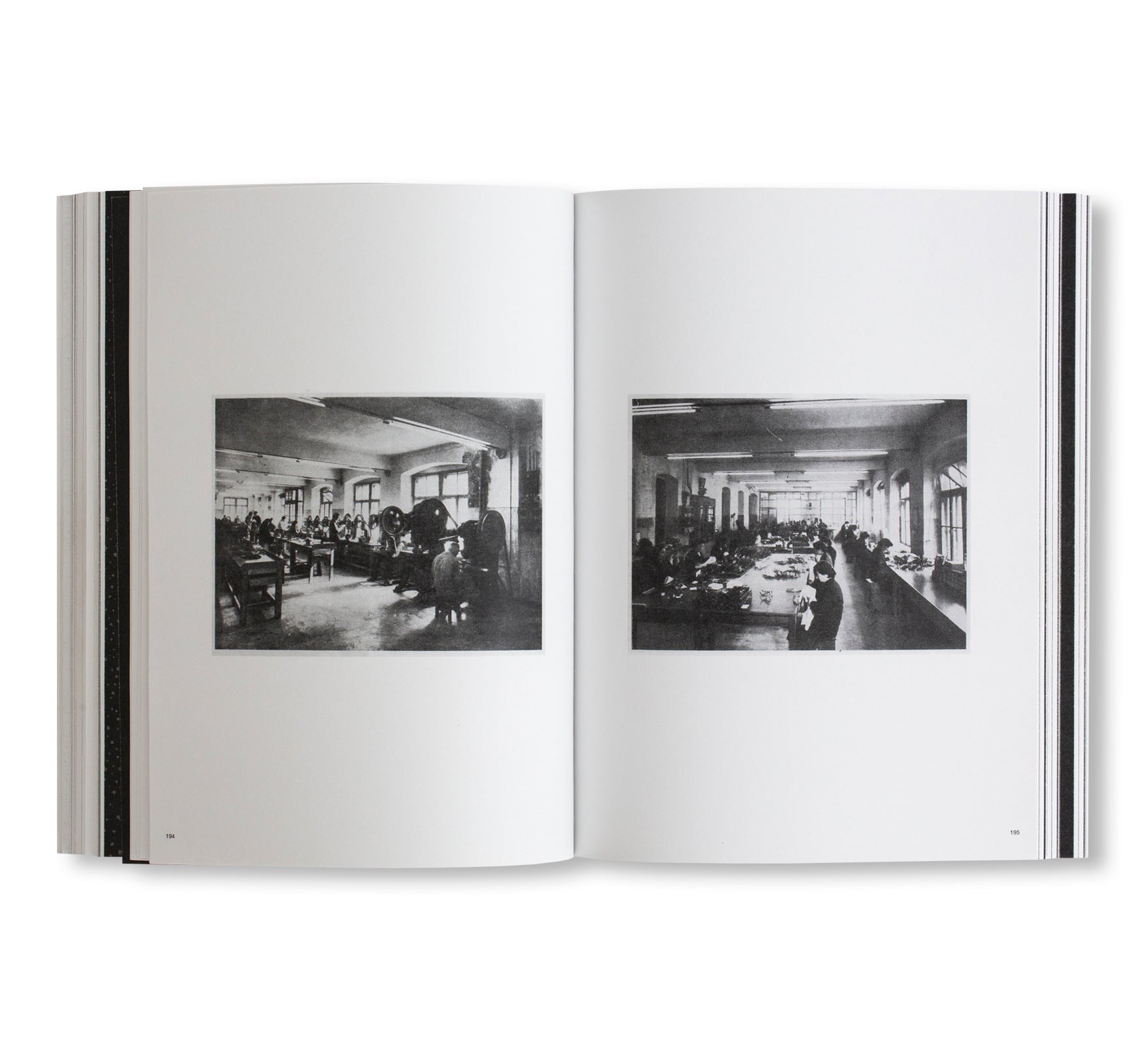 3000 DAYS OF ARCHIVES RELATED TO THE OPTICS AND GLASSES FRAME INDUSTRY
