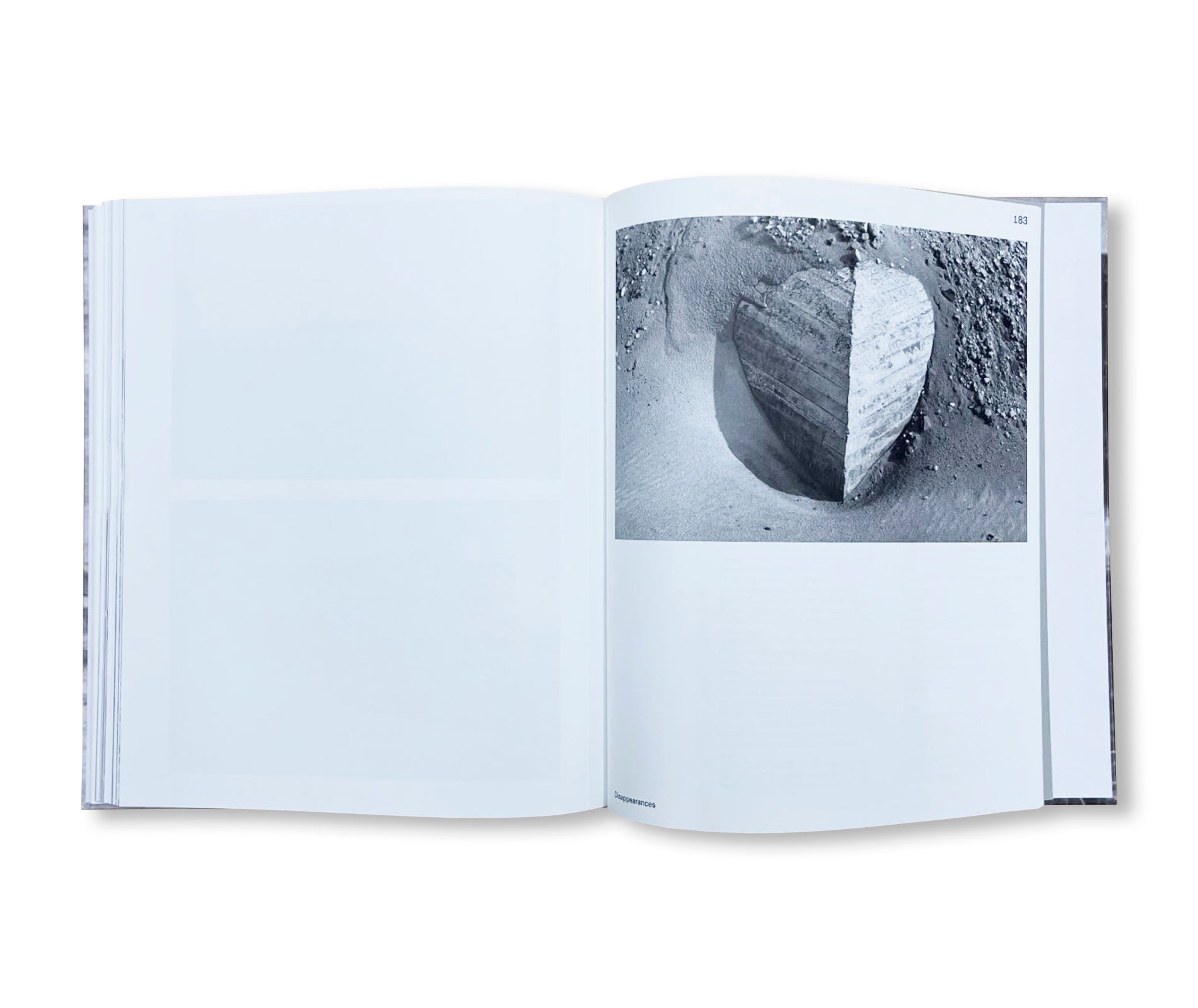 PAUL VIRILIO: BUNKER ARCHEOLOGY by Paul Virilio [ENGLISH EDITION]