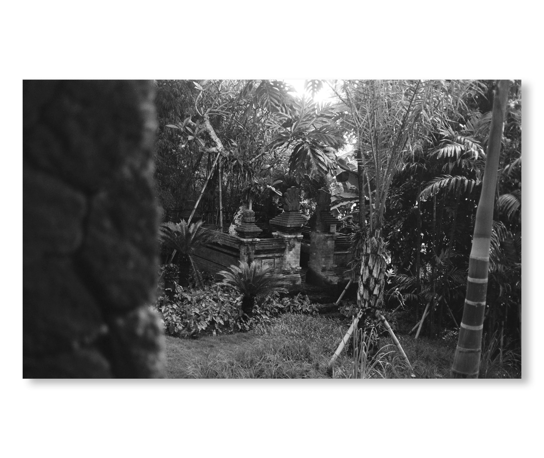 RUMAH RUBAH - A BALI HOME OF GILDAS LOAEC AND ROMY LOAEC - by Pierrot