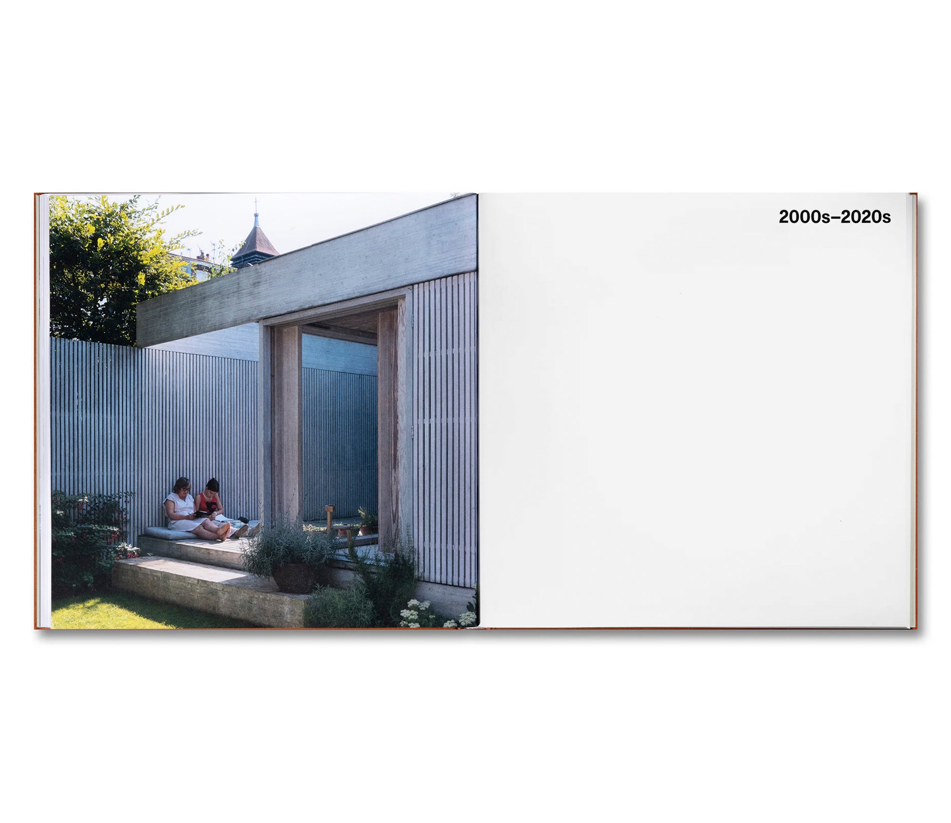 AT HOME IN LONDON: THE MEWS HOUSE by Ellis Woodman
