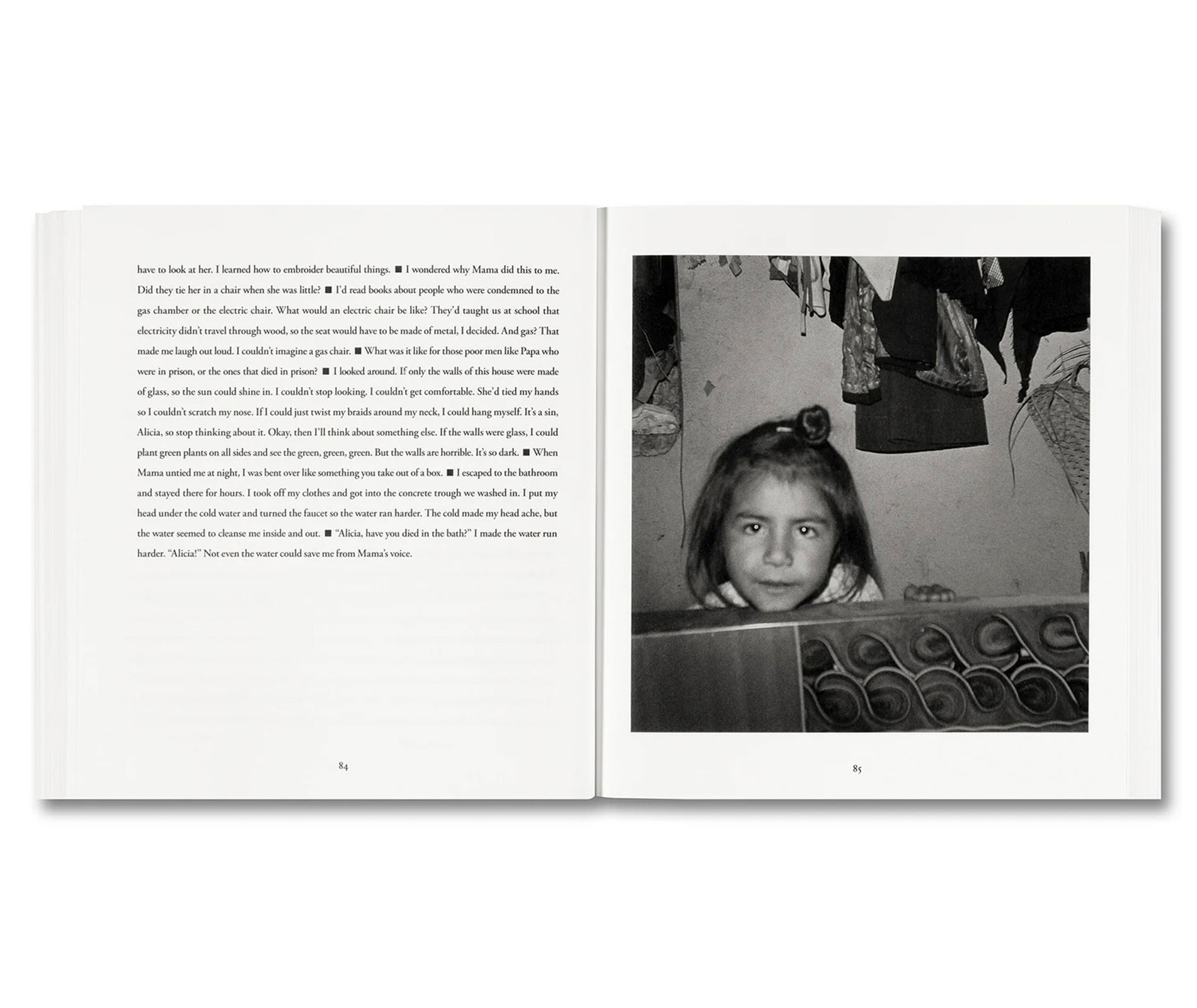MAGIC EYES by Wendy Ewald [SECOND EDITION]