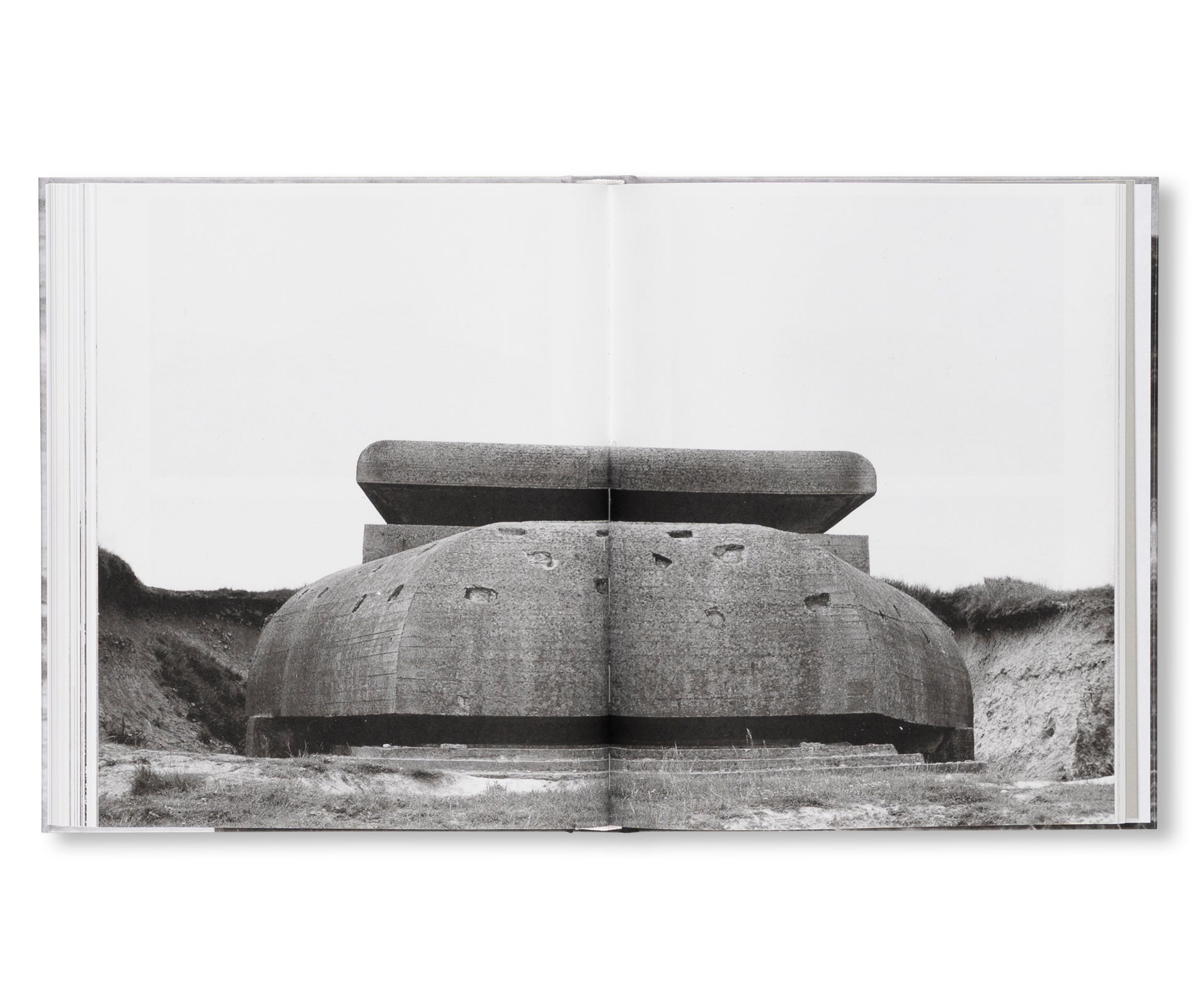 PAUL VIRILIO: BUNKER ARCHEOLOGY by Paul Virilio