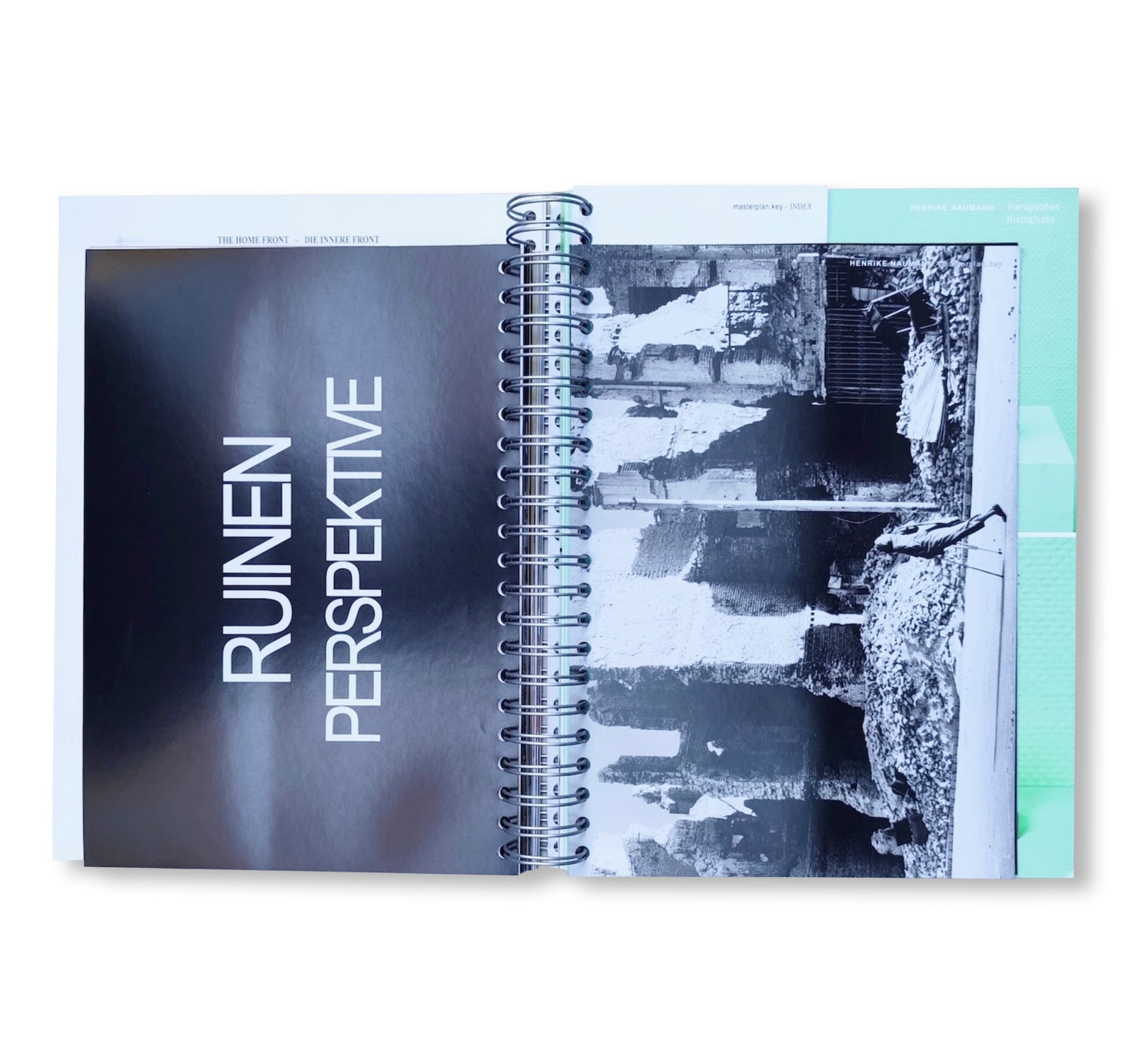 DIE INNERE FRONT - THE HOME FRONT by Henrike Naumann