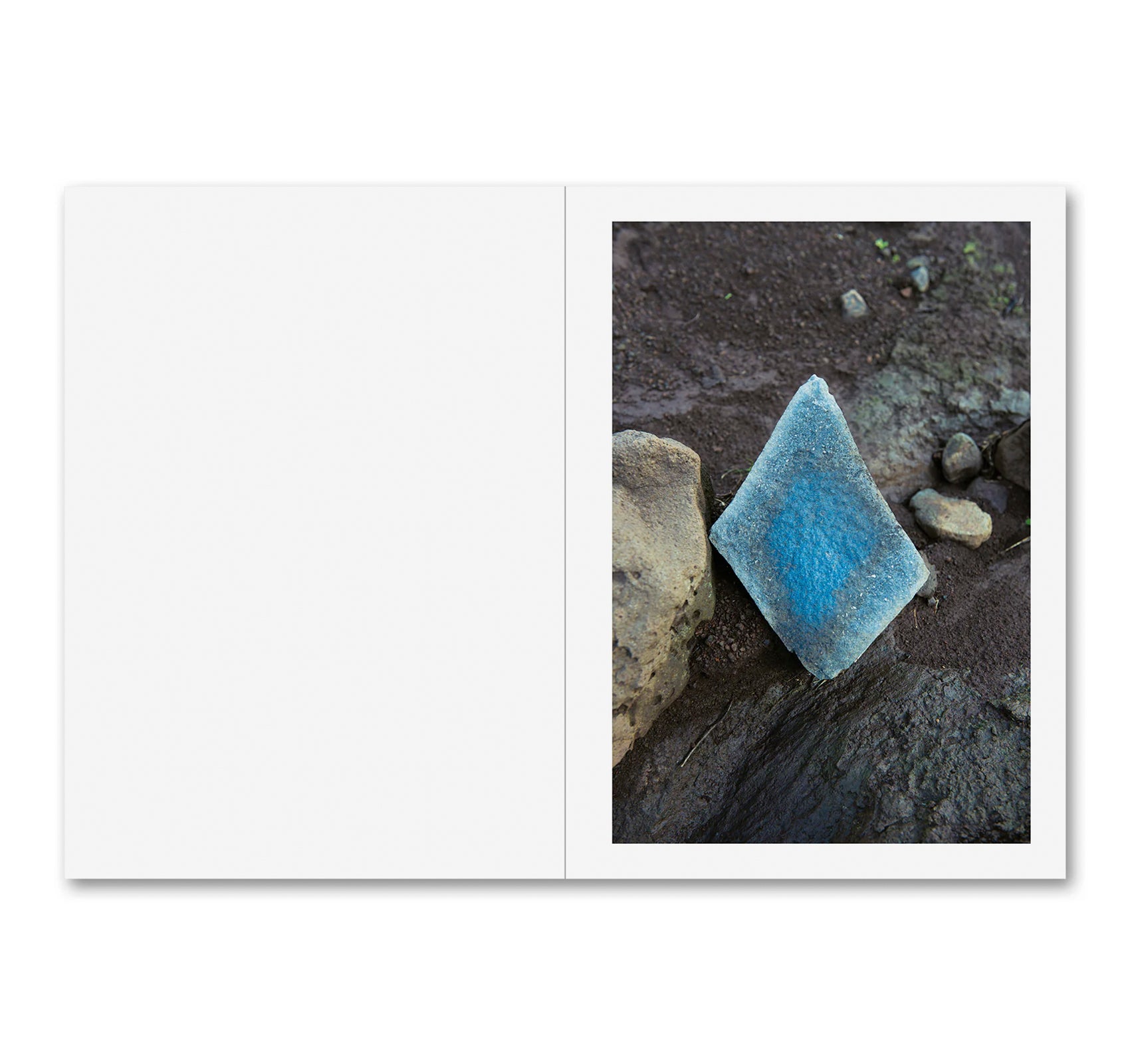 LA CASA ISLA by Anne Golaz