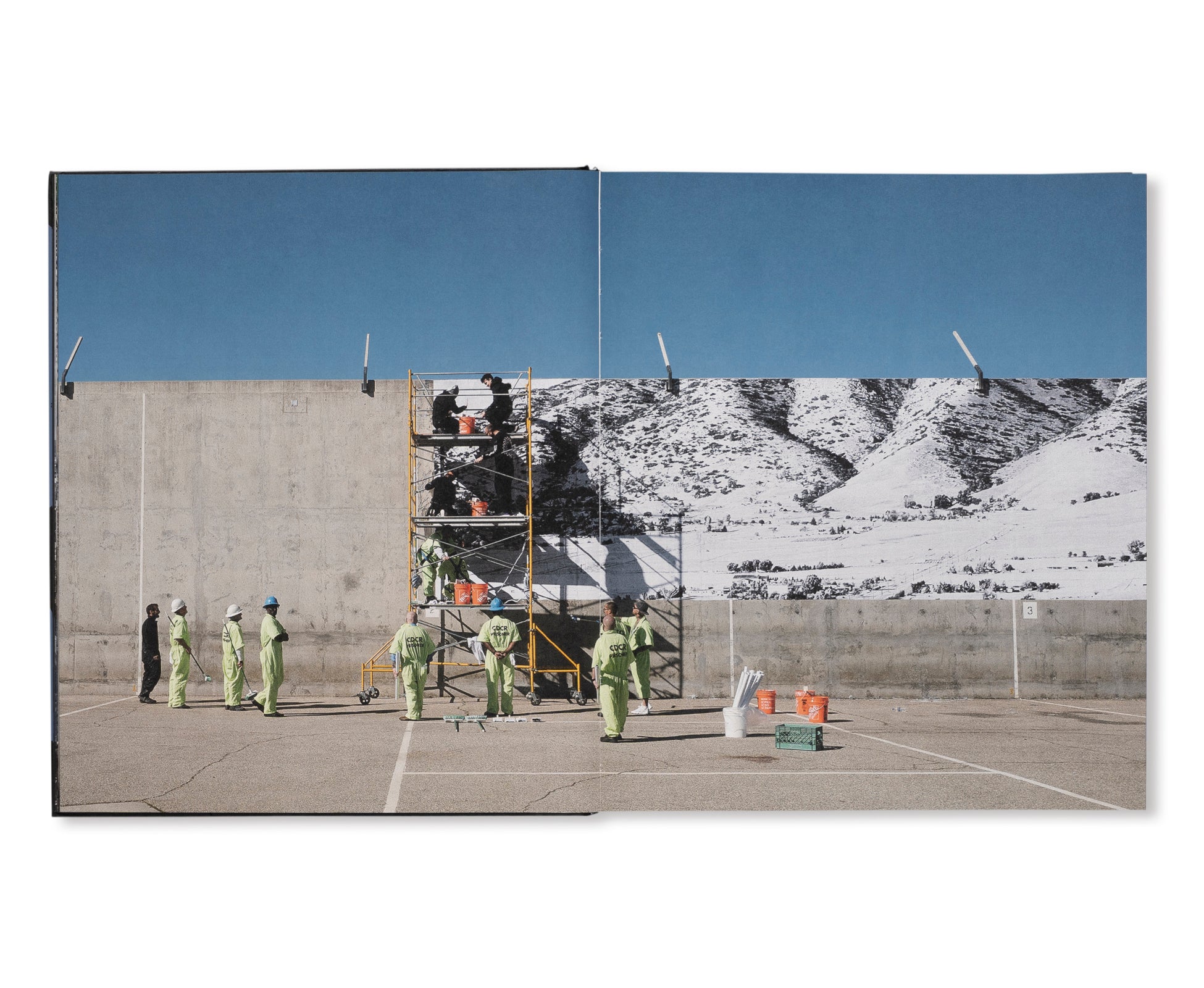 JR: CAN ART CHANGE THE WORLD? by JR [REVISED EDITION]