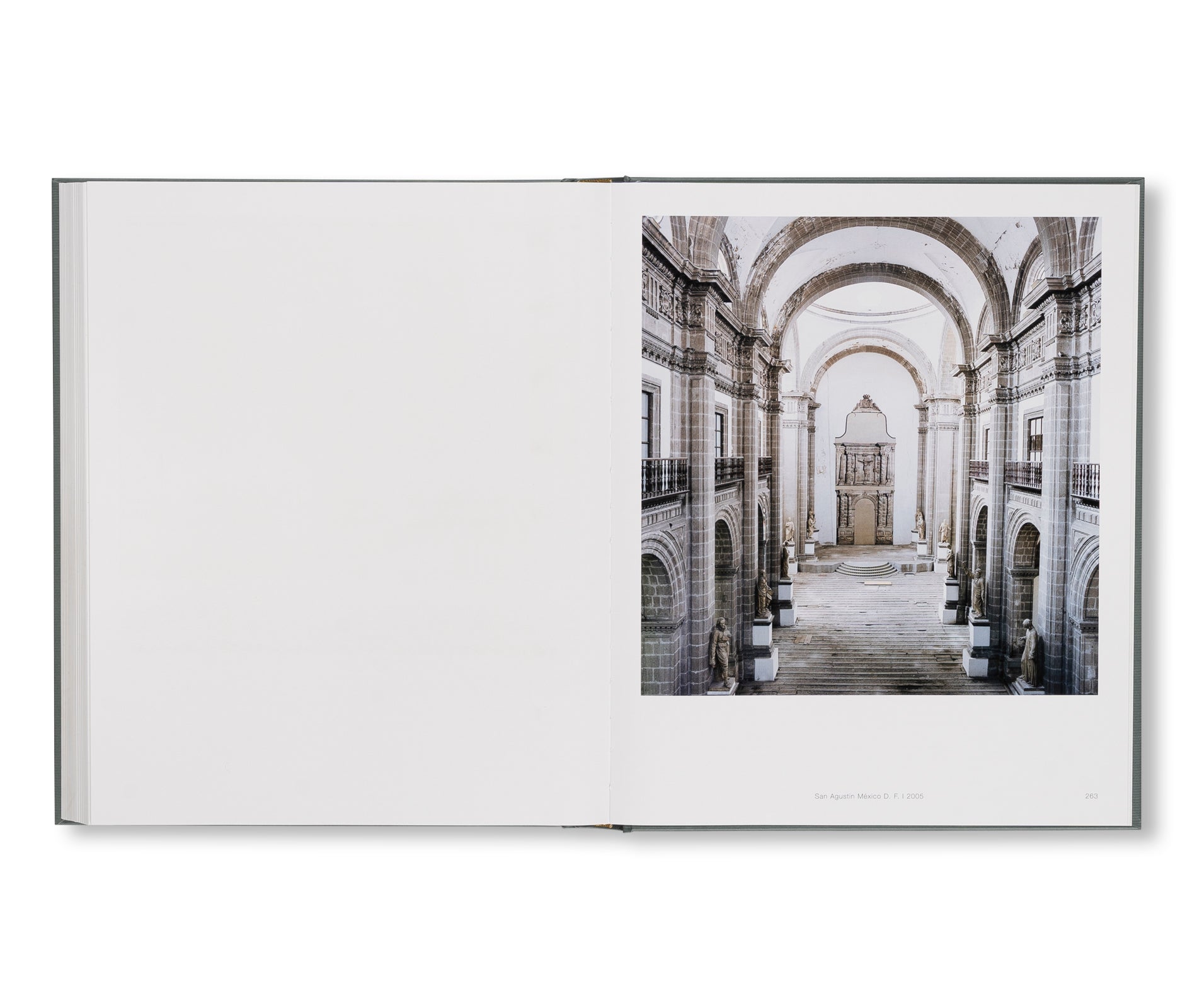 LIBRARIES by Candida Höfer