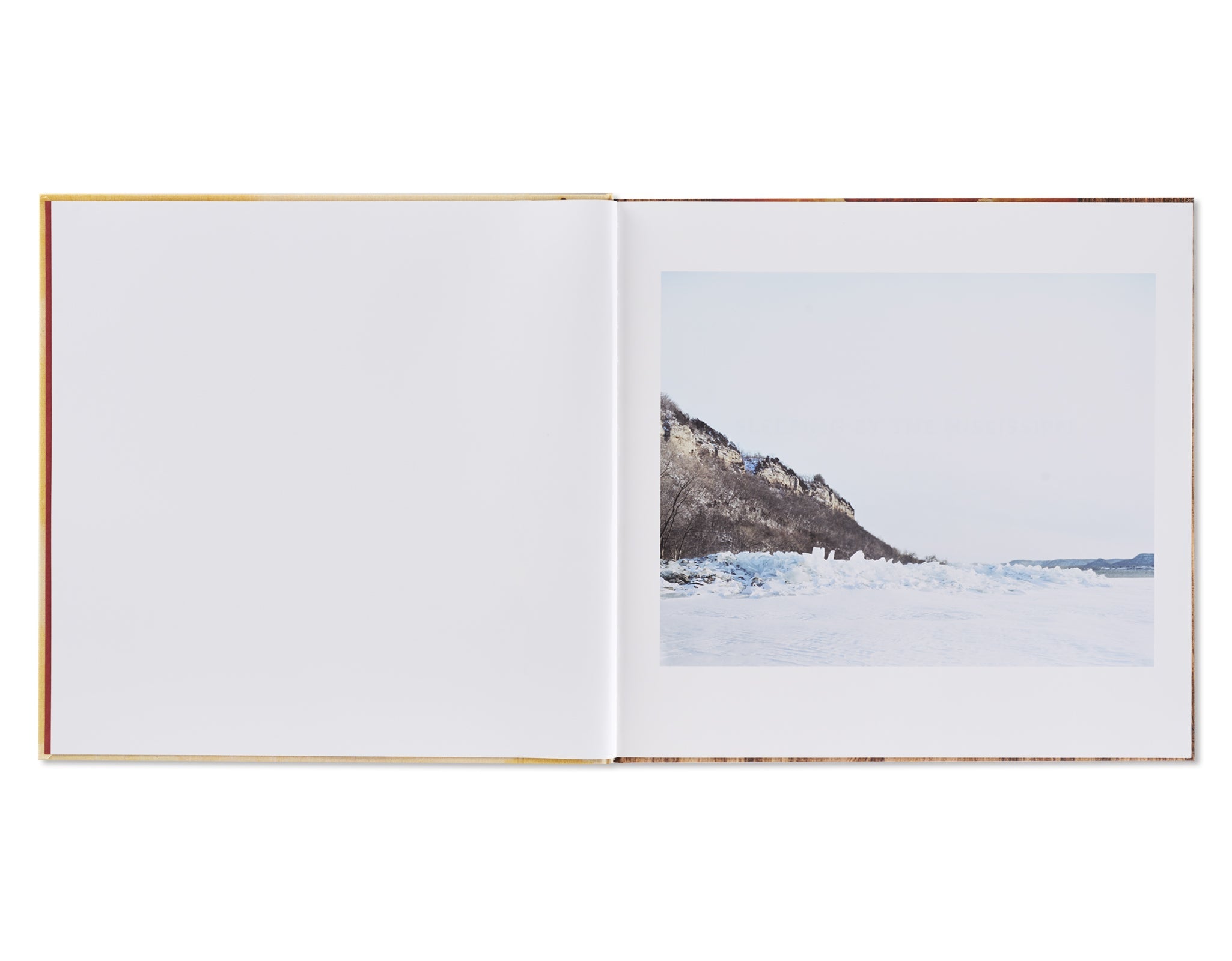 SLEEPING BY THE MISSISSIPPI by Alec Soth – twelvebooks