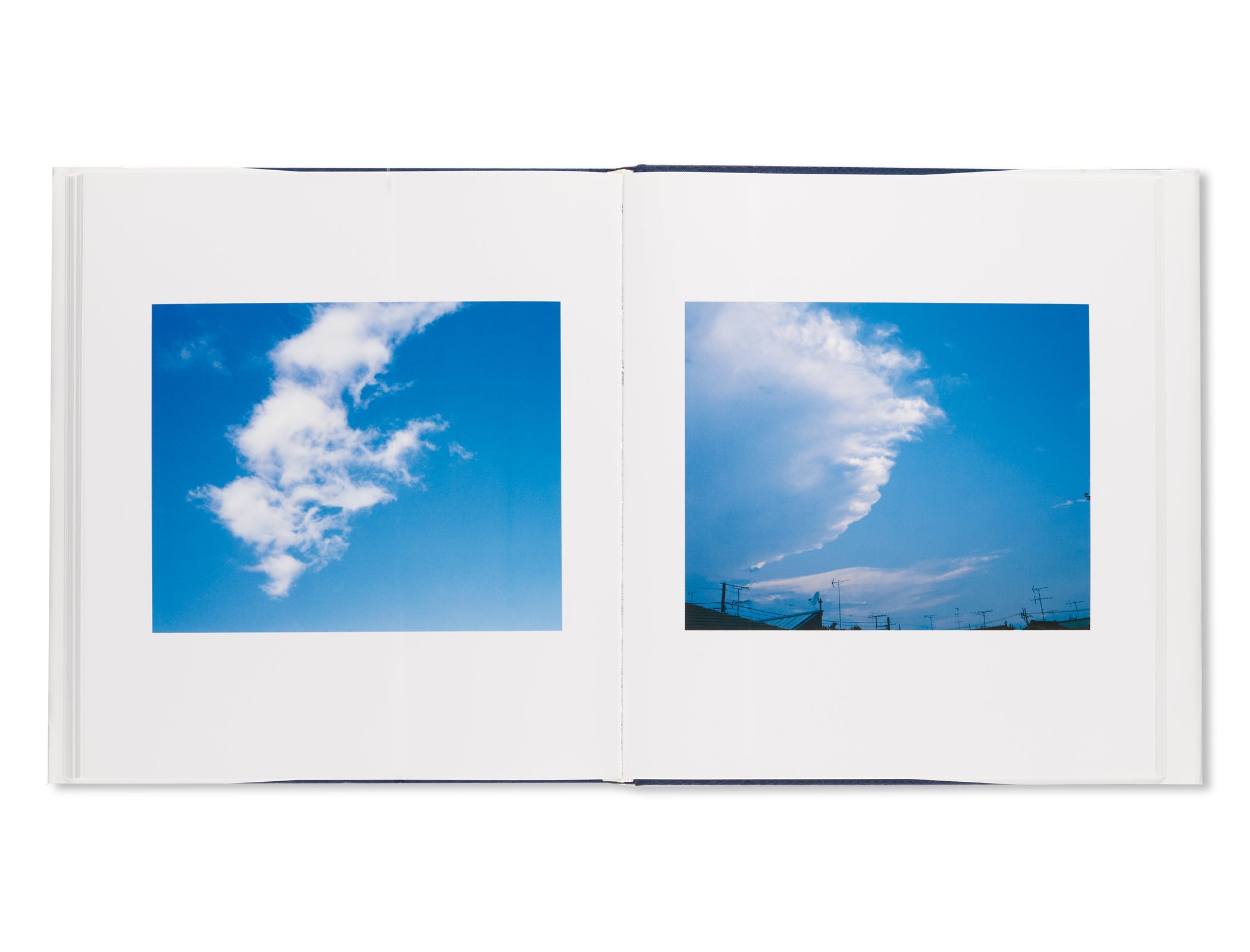 センチメンタルな空 / SENTIMENTAL SKY by Nobuyoshi Araki